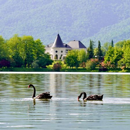 Lopota Lake Resort & Spa Napareuli Extérieur photo The lake of Annecy